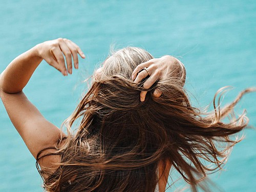Quy trình chăm sóc tóc mùa hè - Cách giữ nếp tóc giữa tiết trời oi bức